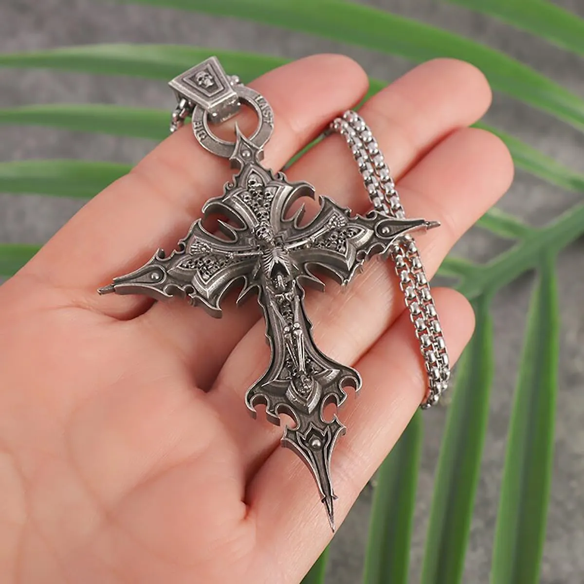Gothic Cross Necklace for Women Men Vintage Captivity Skull Cross Pendent Necklace Goth Necklac Halloween Party Jewelry
